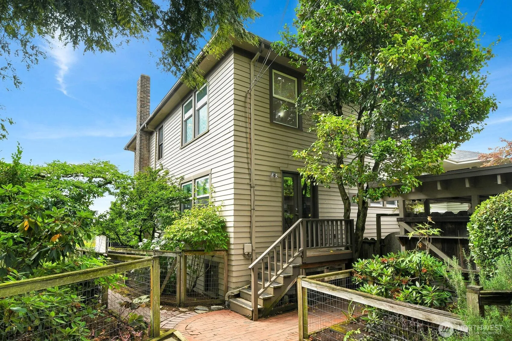 Property photo for 910 11th Avenue E, Seattle