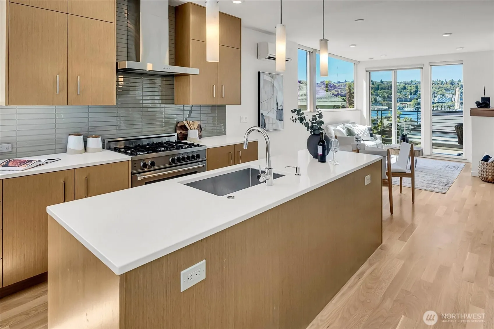 Property photo for 2359 Yale Avenue E #a, Seattle photo 4