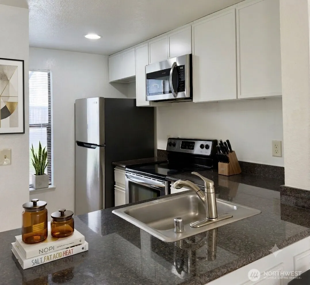 Property photo for 8013 Ne 177th Court #403, Kenmore photo 2
