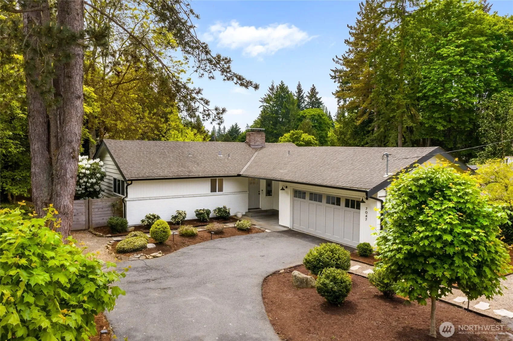 Property photo for 7047 Ne 138th Street, Kirkland