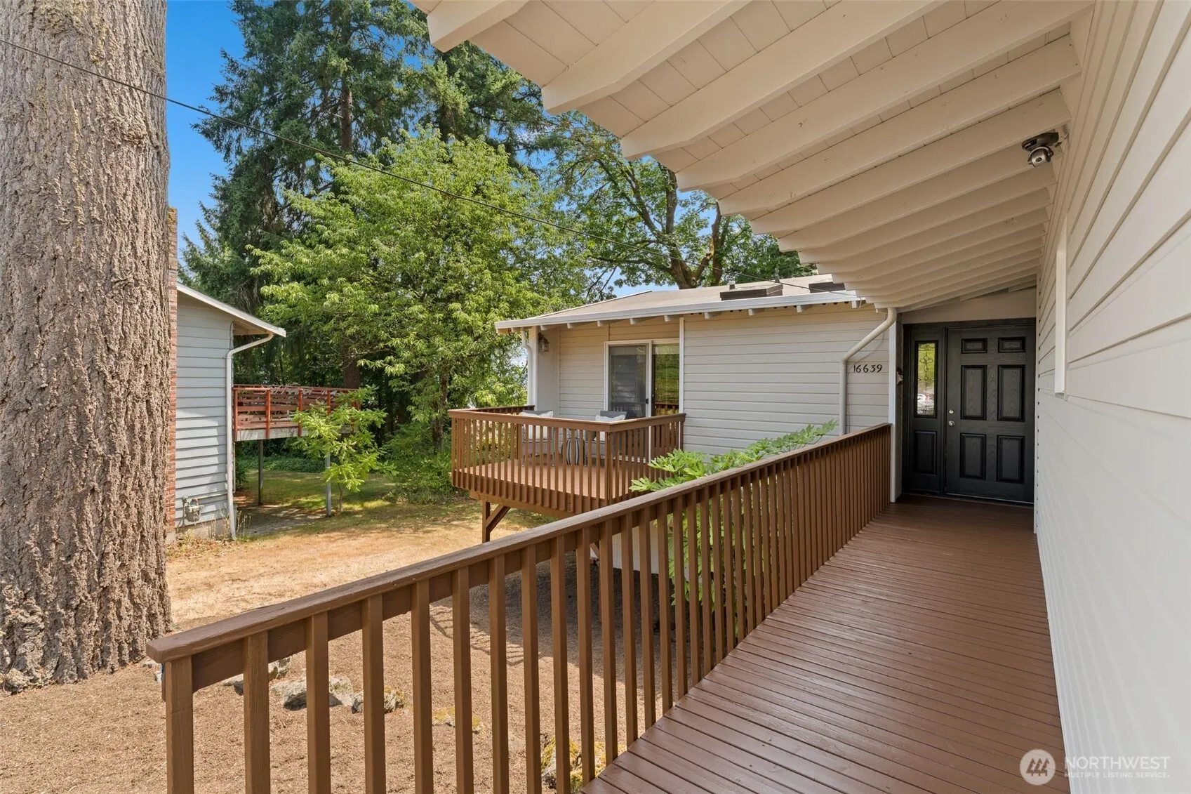 Property photo for 16639 Se 26th Place, Bellevue photo 3