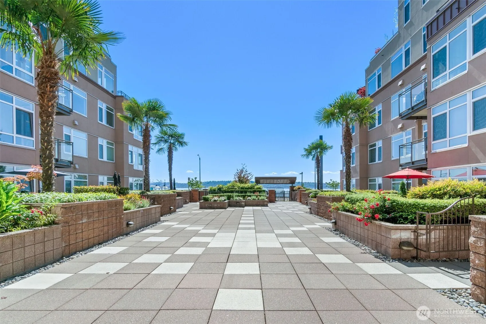 Property photo for 2000 Alaskan Way #543, Seattle photo 4