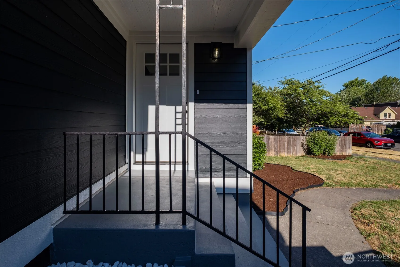 Property photo for 869 S 40th Street, Tacoma photo 3
