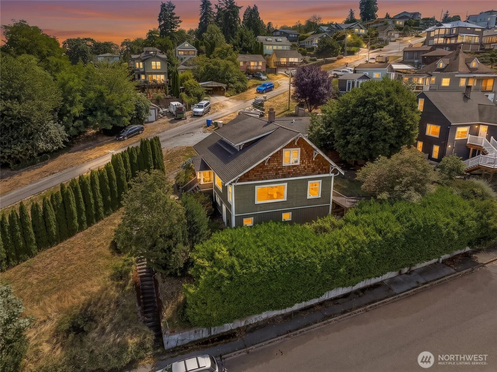 Property photo for 400 Cedar Avenue S, Renton photo 3