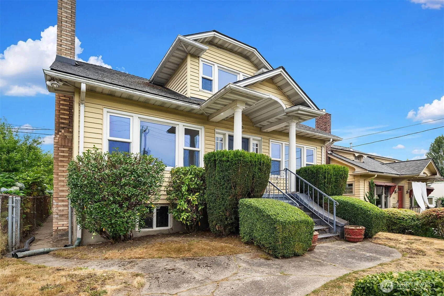 Property photo for 2518 30th Avenue S, Seattle photo 2