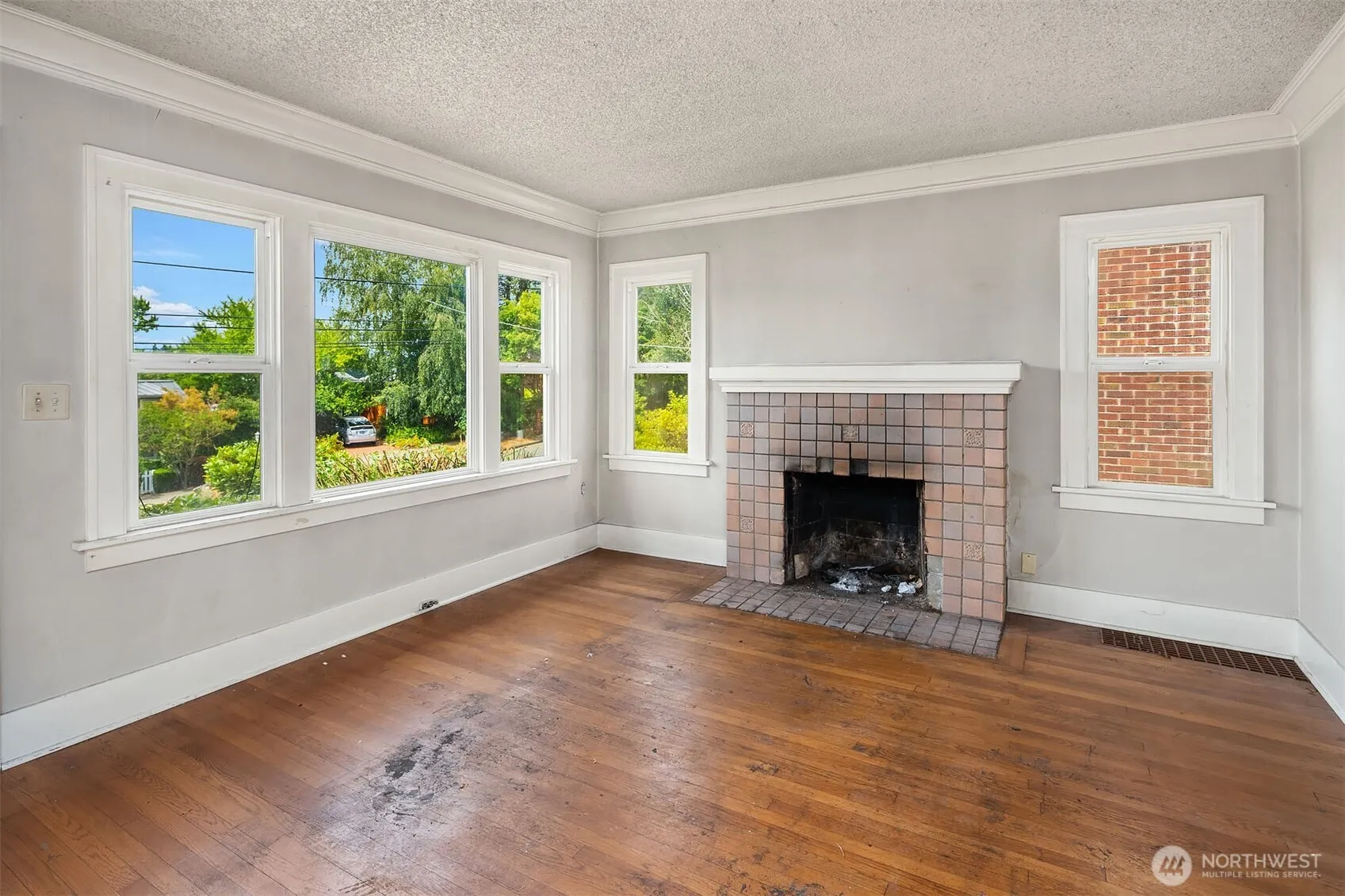 Property photo for 2518 30th Avenue S, Seattle photo 5