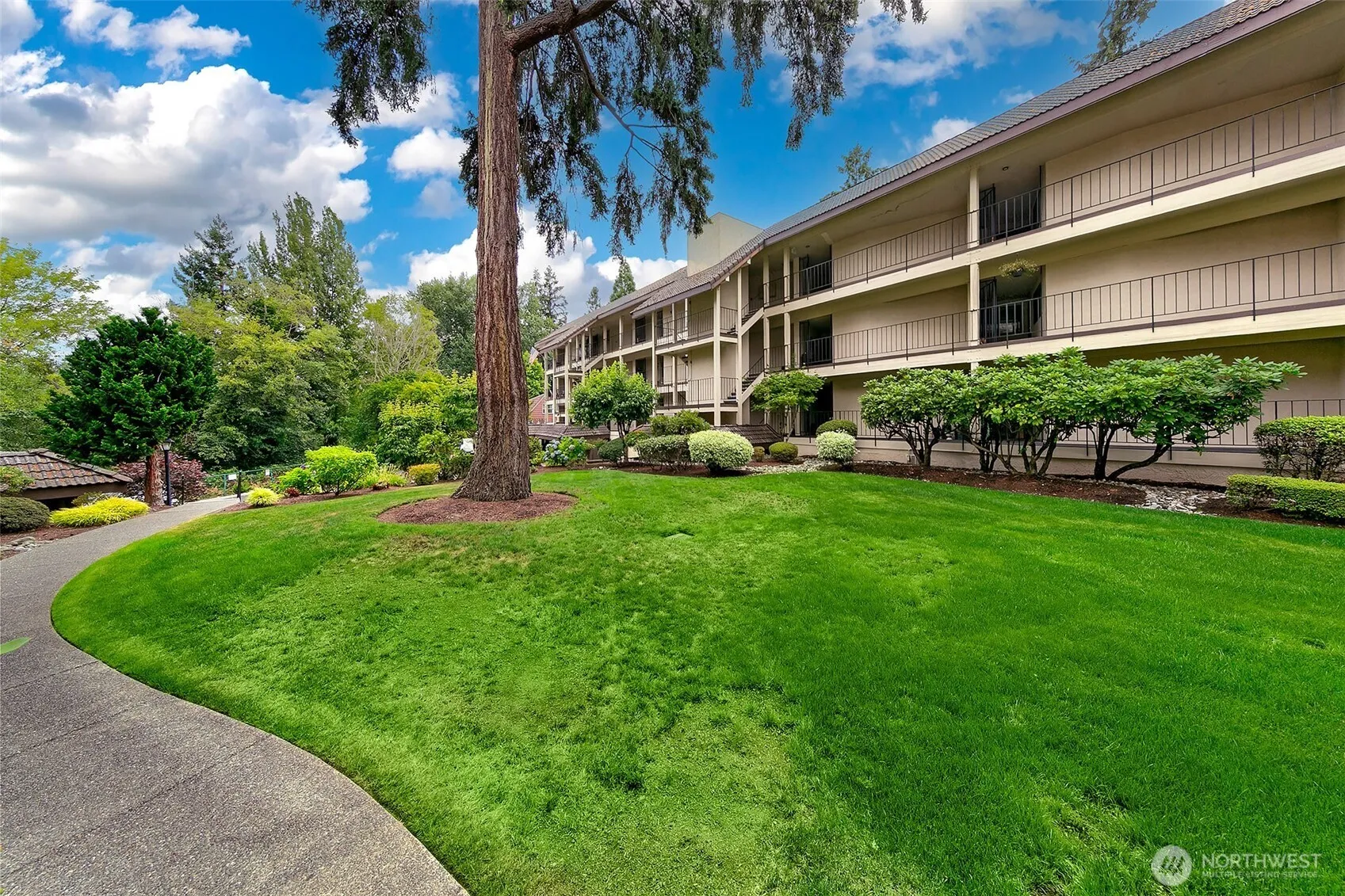 Property photo for 16929 Inglewood Road Ne #c302, Kenmore photo 2