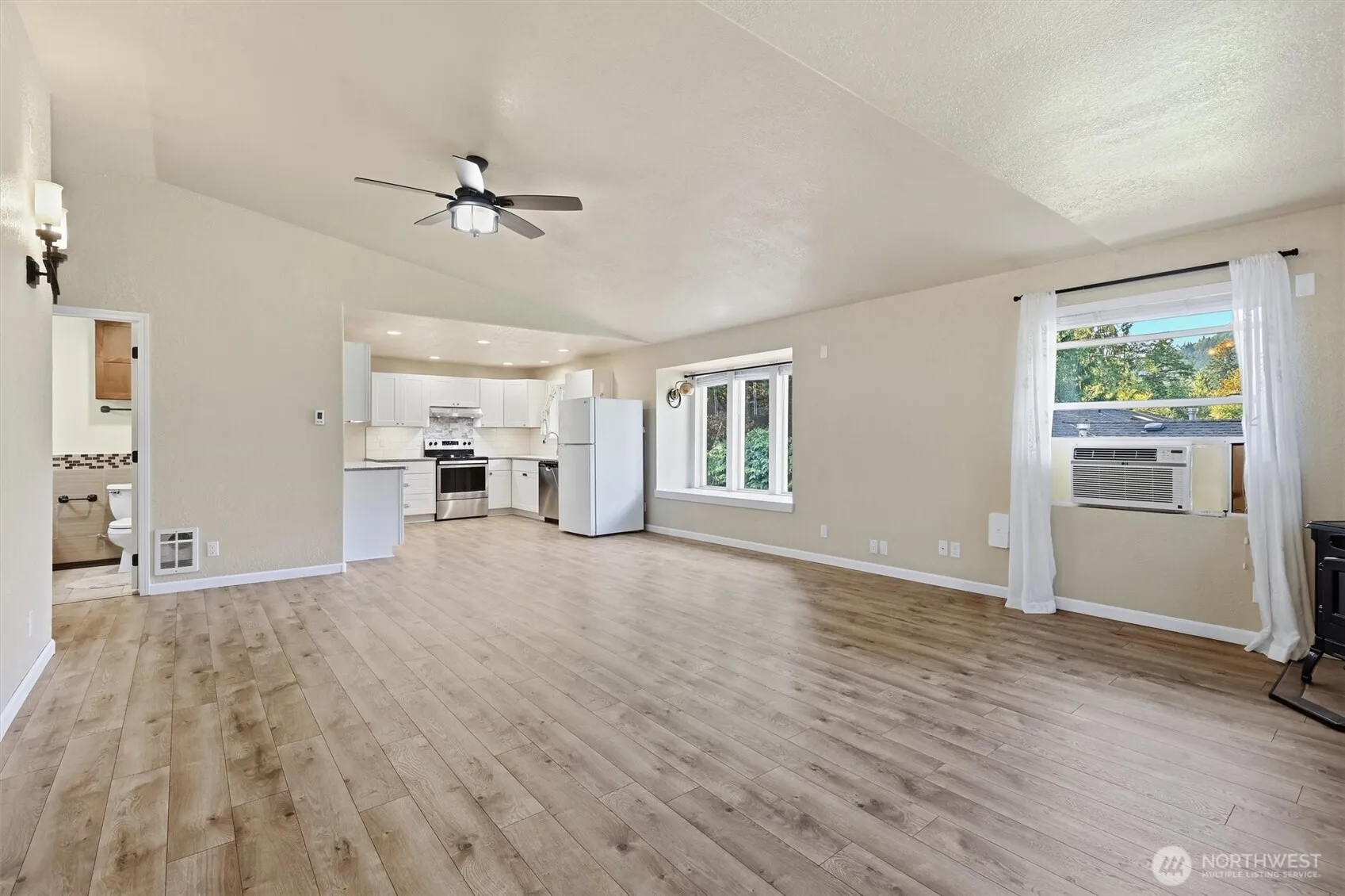 Property photo for 374 Echo Lane, Sedro Woolley photo 5