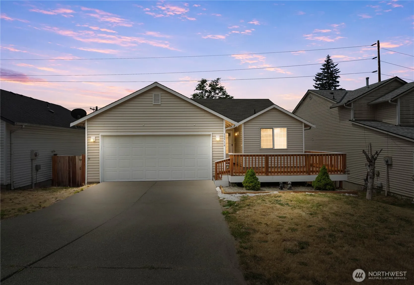 Property photo for 13716 21st Avenue E, Tacoma photo 2