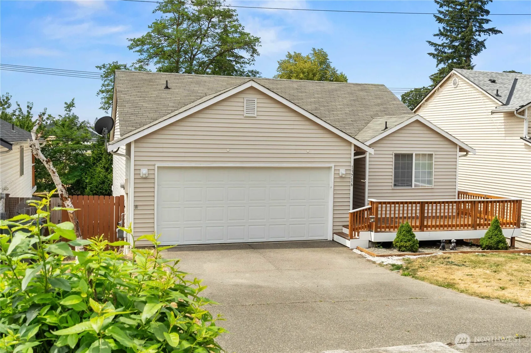 Property photo for 13716 21st Avenue E, Tacoma