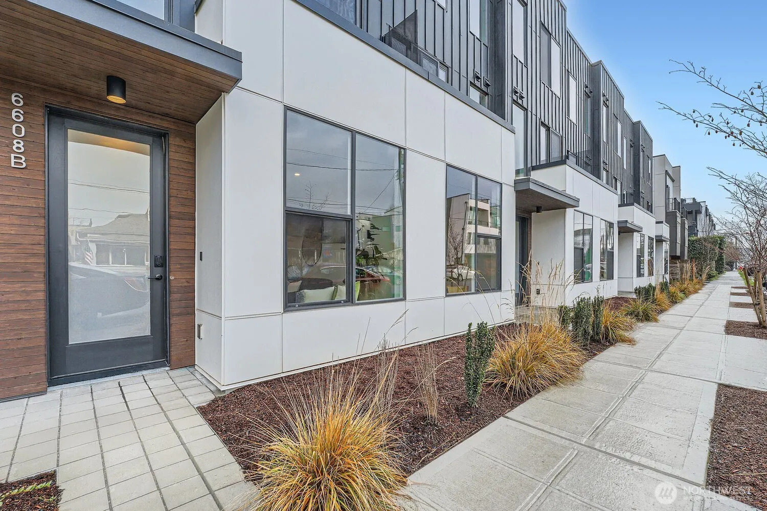 Property photo for 6608 Carleton Avenue S #a, Seattle photo 2