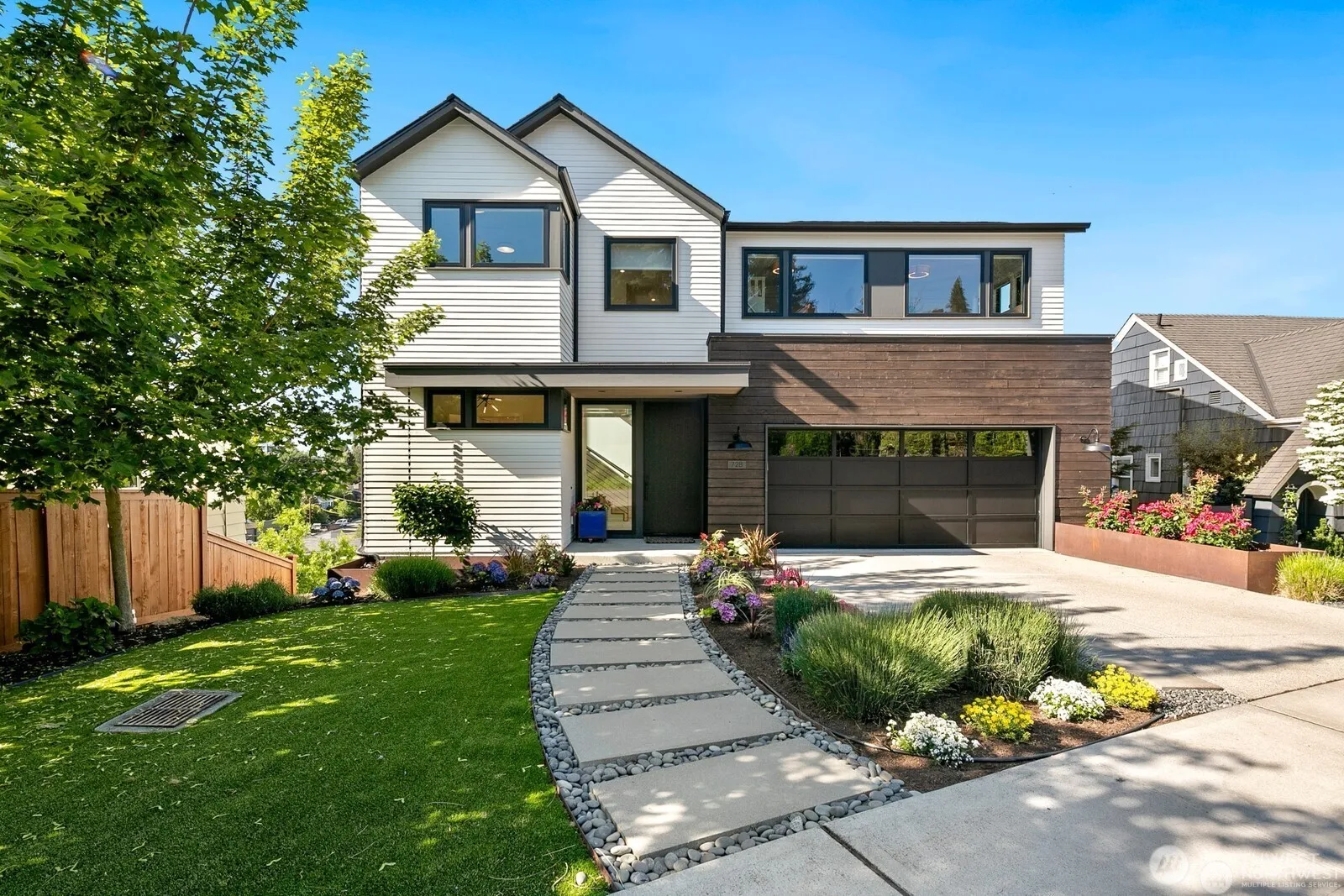Property photo for 728 W Etruria Street, Seattle