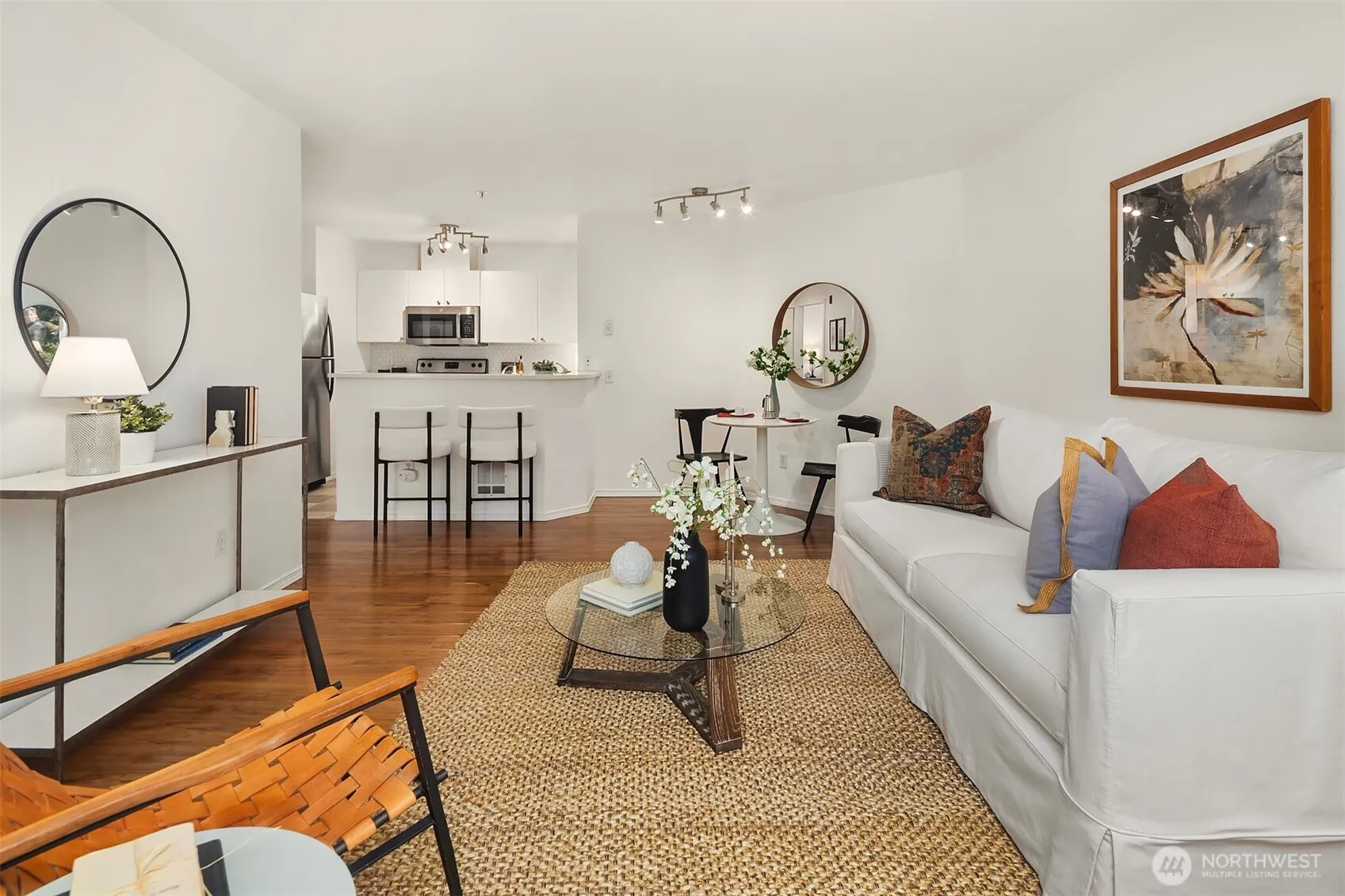Property photo for 323 Queen Anne Avenue N #217, Seattle photo 4