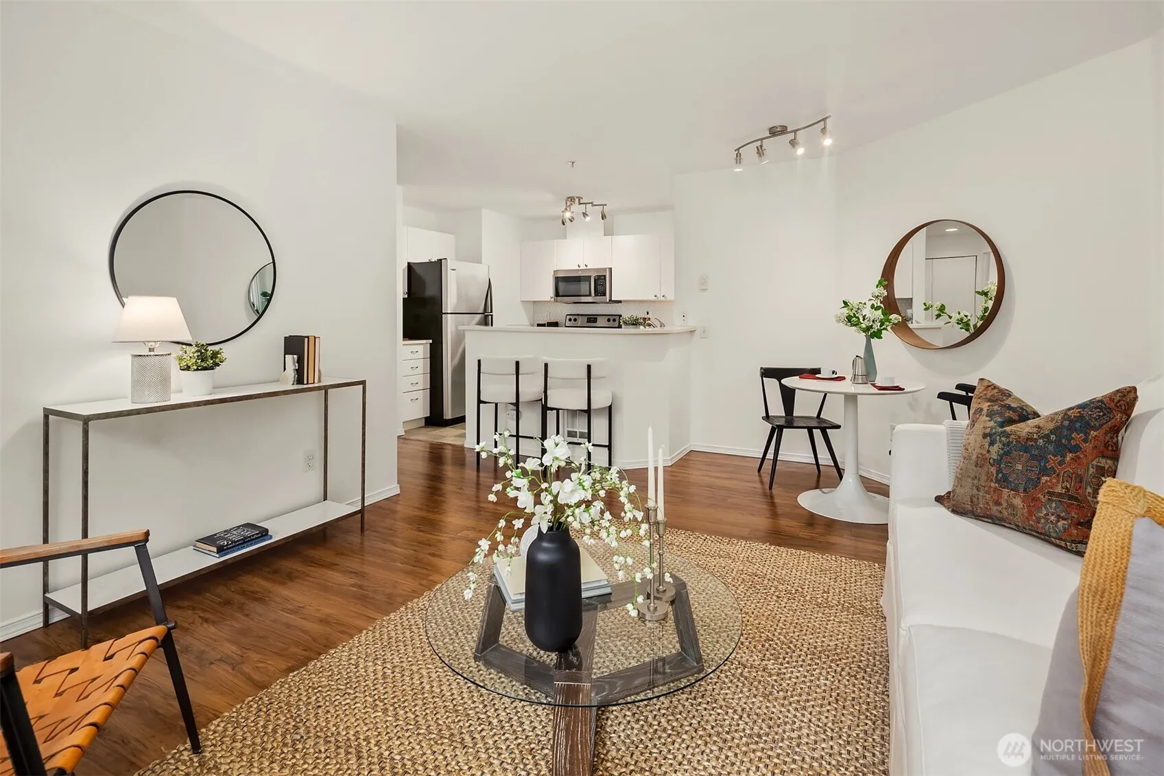 Property photo for 323 Queen Anne Avenue N #217, Seattle photo 5