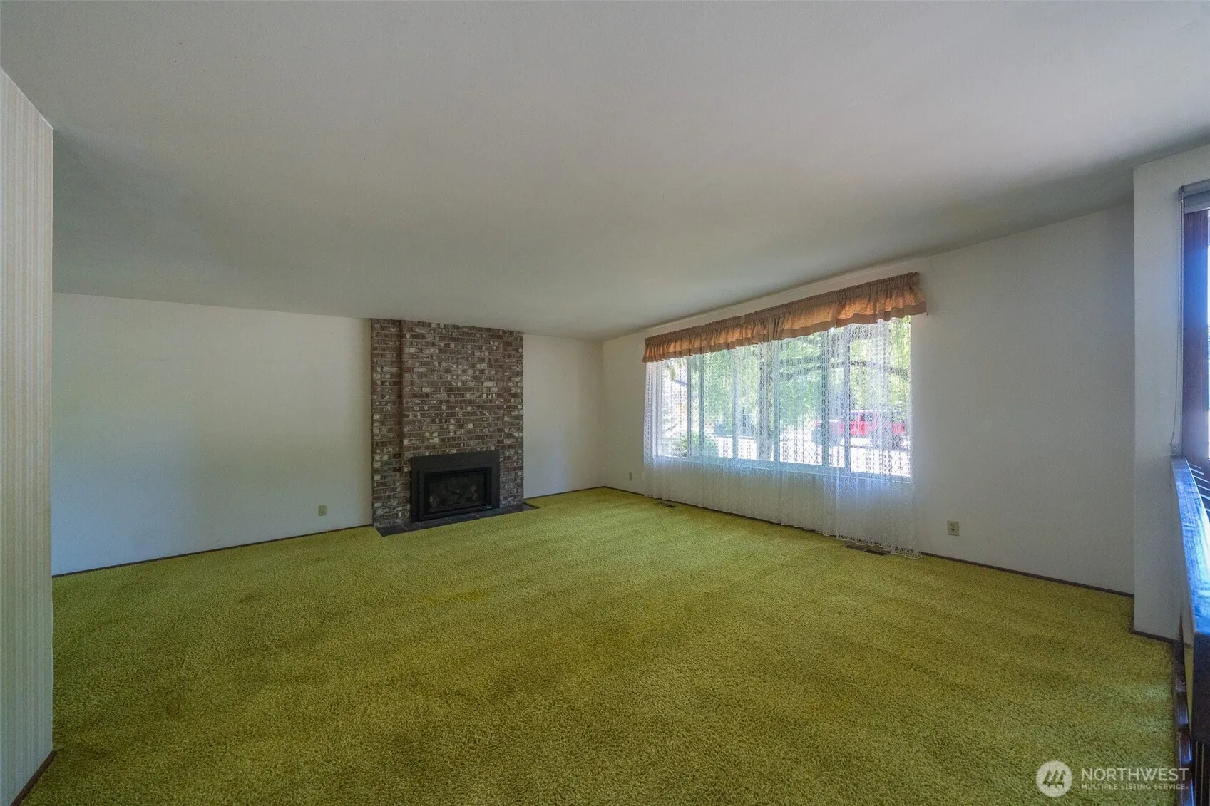 Property photo for 6054 123rd Avenue Se, Bellevue photo 3