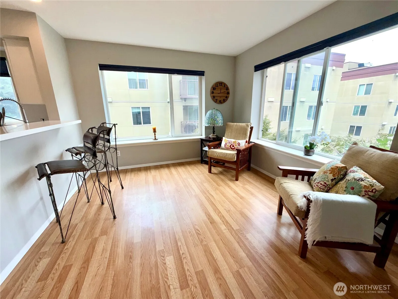 Property photo for 712 E Denny Way #401, Seattle photo 2