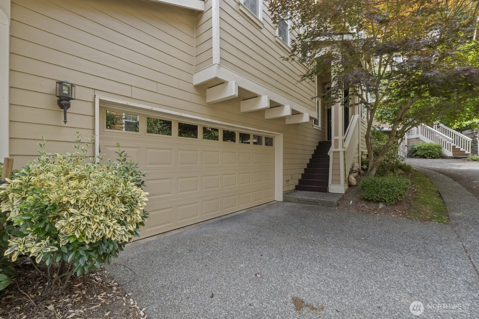 Property photo for 71 Sunset Court Nw, Issaquah photo 2