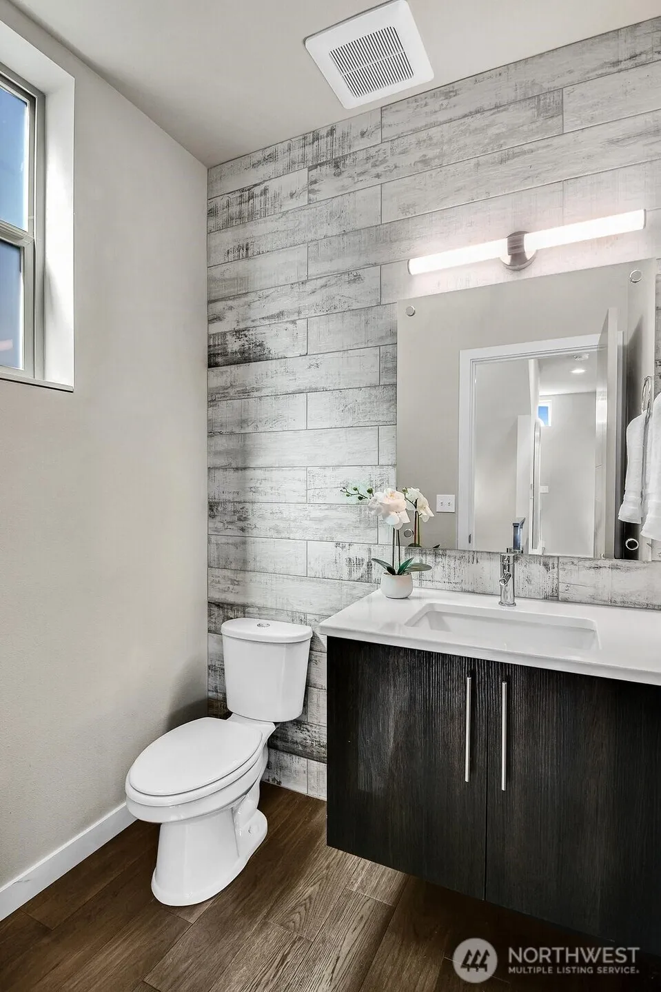 Property photo for 1849 S King St, Seattle photo 5