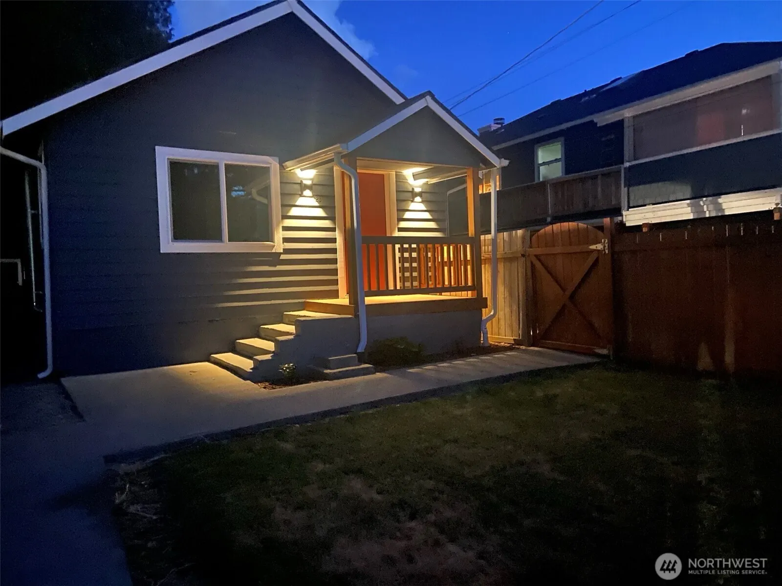 Property photo for 323 Sw 108th Street, Seattle
