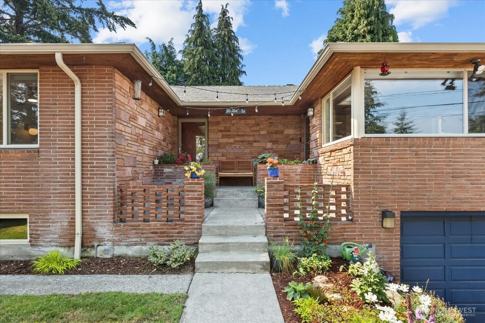 Property photo for 311 S 104th Street, Seattle photo 2