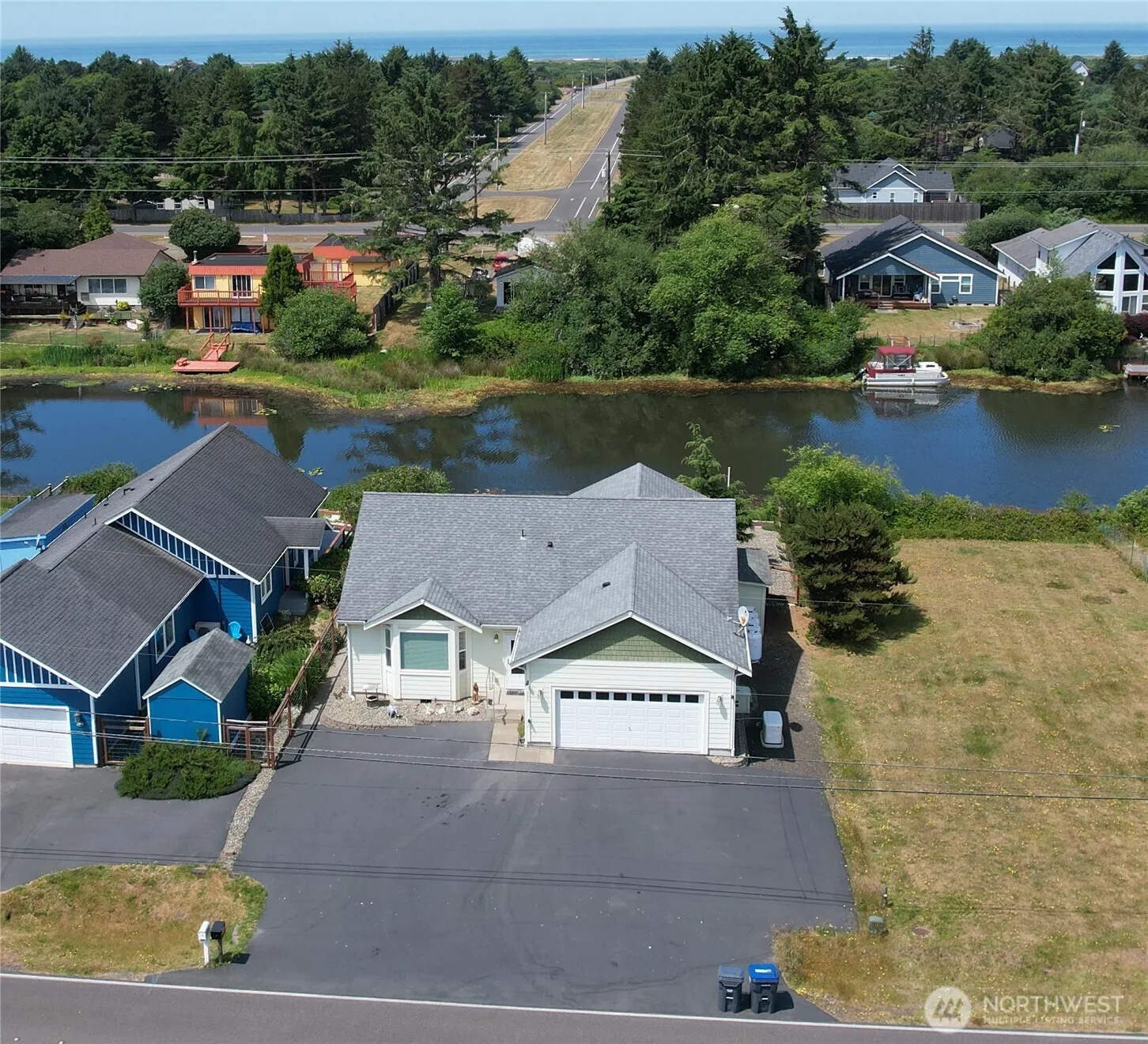 Property photo for 393 Canal Drive Ne, Ocean Shores