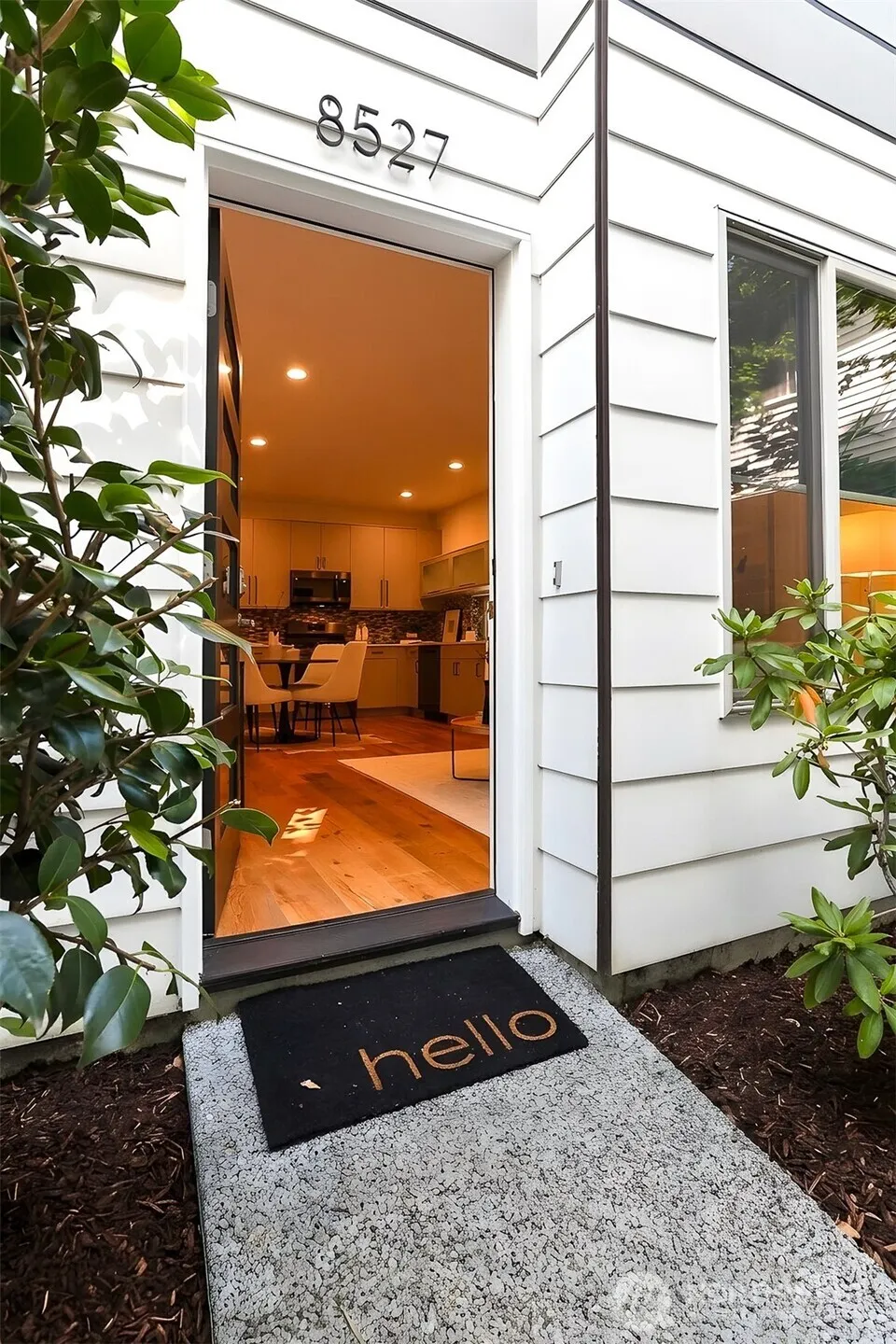 Property photo for 8527 Interlake Avenue N, Seattle photo 2