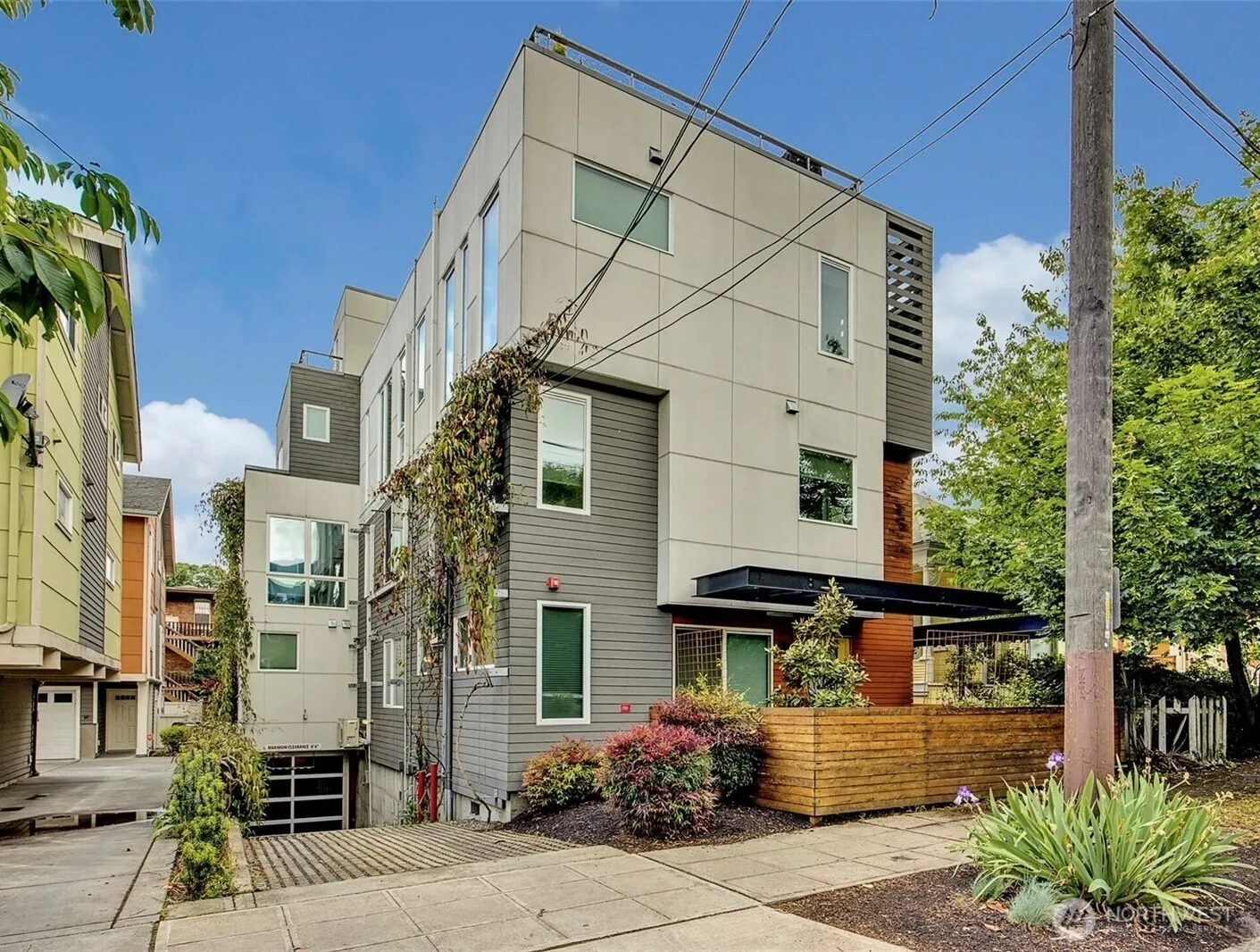 Property photo for 1623 14th Avenue #e, Seattle photo 2