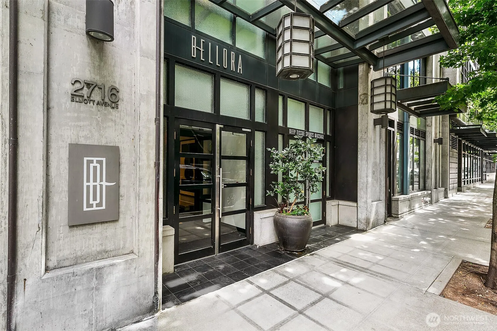 Property photo for 2716 Elliott Avenue #605, Seattle photo 2
