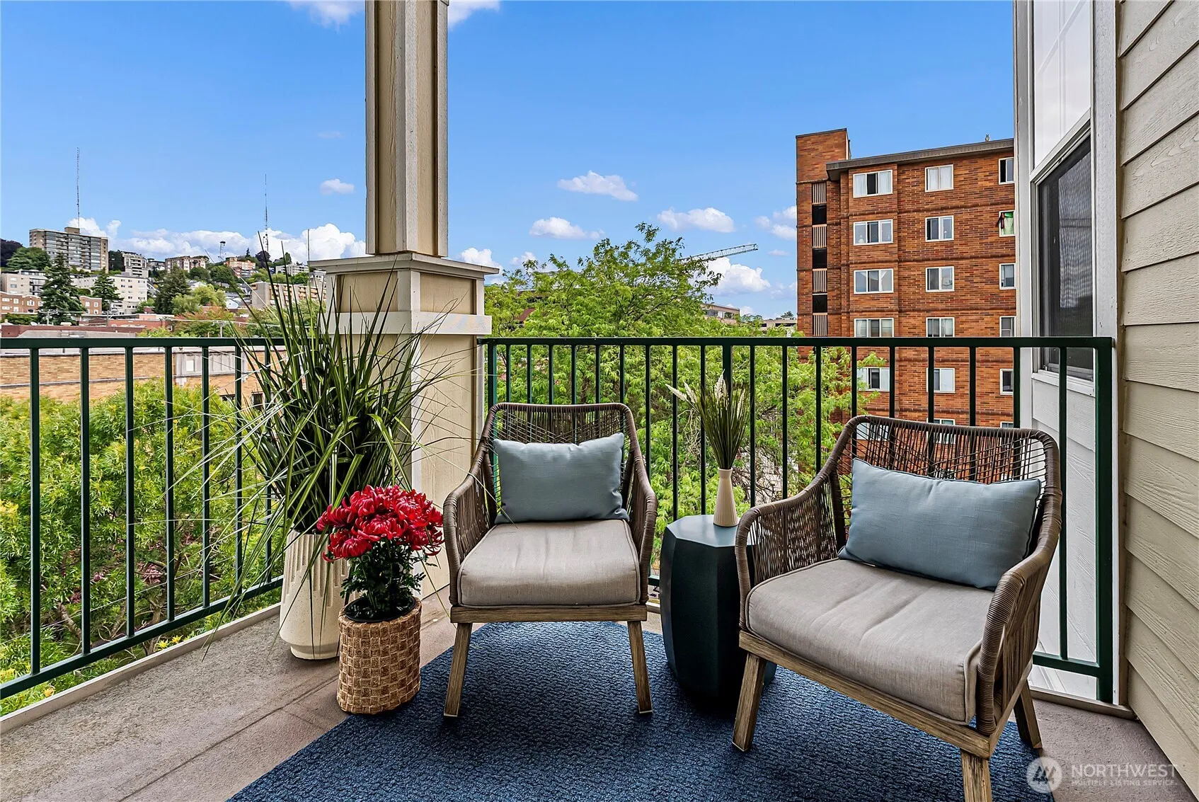 Property photo for 530 4th Avenue W #503, Seattle