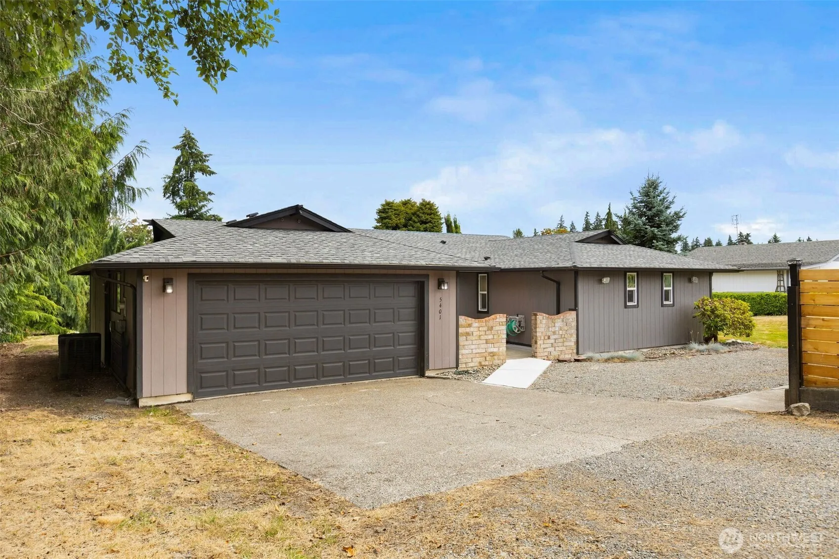 Property photo for 5401 47th Avenue E, Tacoma photo 2