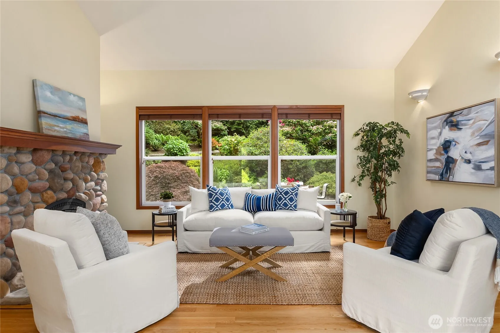 Property photo for 8387 Ne Sumanee Place, Bainbridge Island