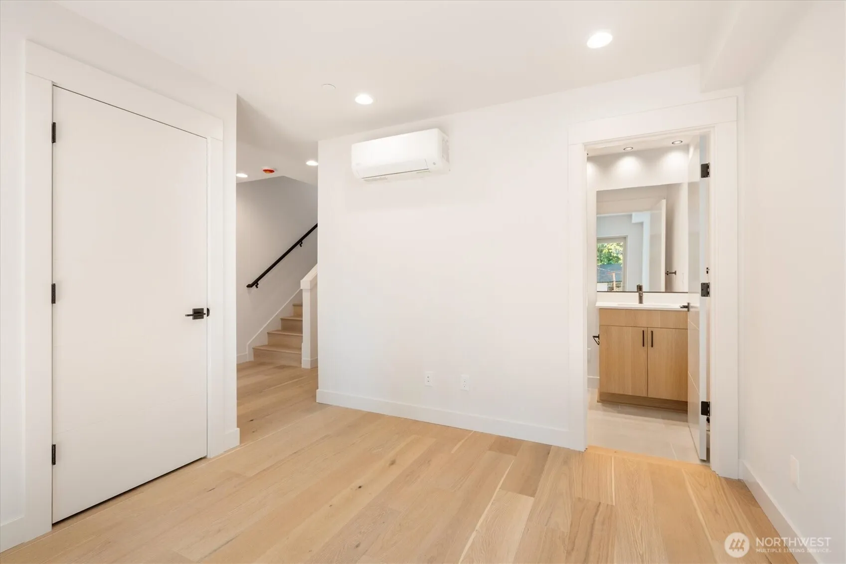 Property photo for 18032 - B Sunnyside Avenue N, Shoreline photo 4