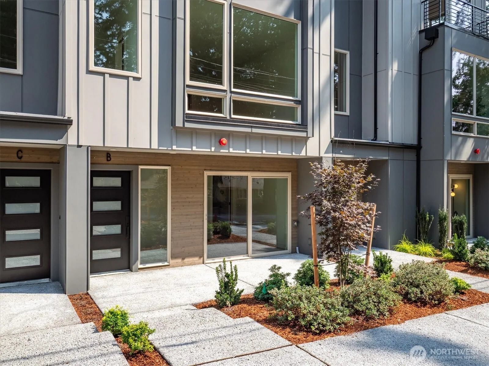 Property photo for 18032 - B Sunnyside Avenue N, Shoreline photo 2
