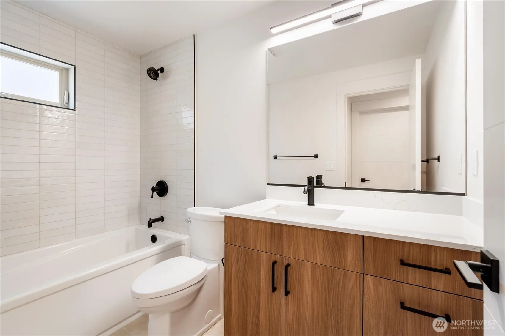 Property photo for 18032 - C Sunnyside Avenue N, Shoreline photo 5