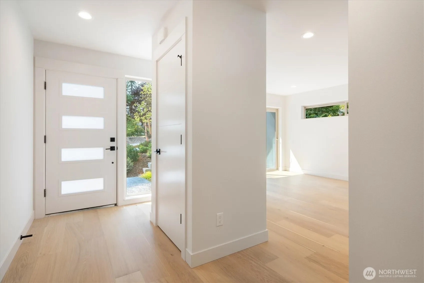 Property photo for 18032 - C Sunnyside Avenue N, Shoreline photo 3
