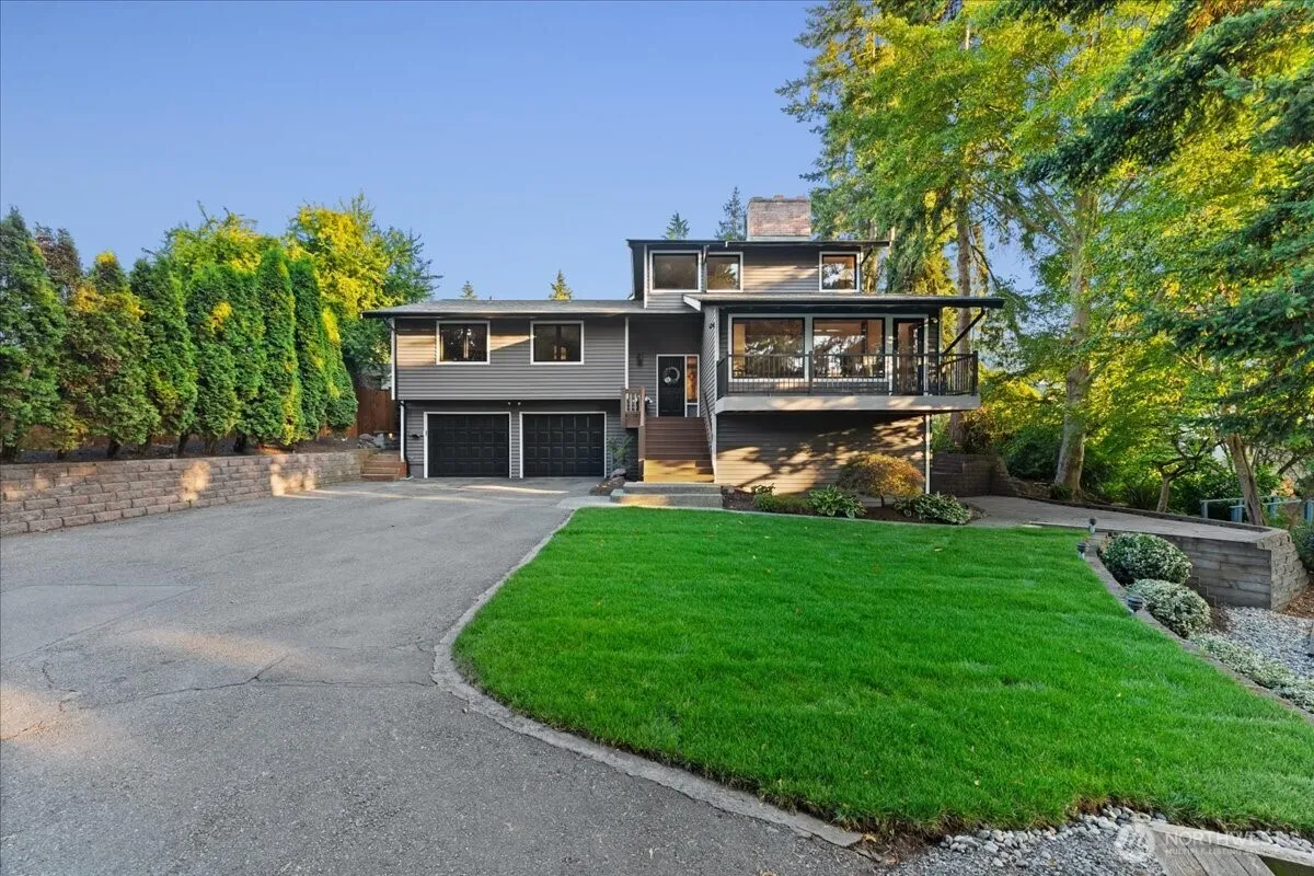 Property photo for 807 7th Avenue N, Edmonds photo 3