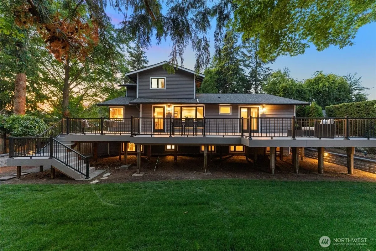 Property photo for 807 7th Avenue N, Edmonds photo 4