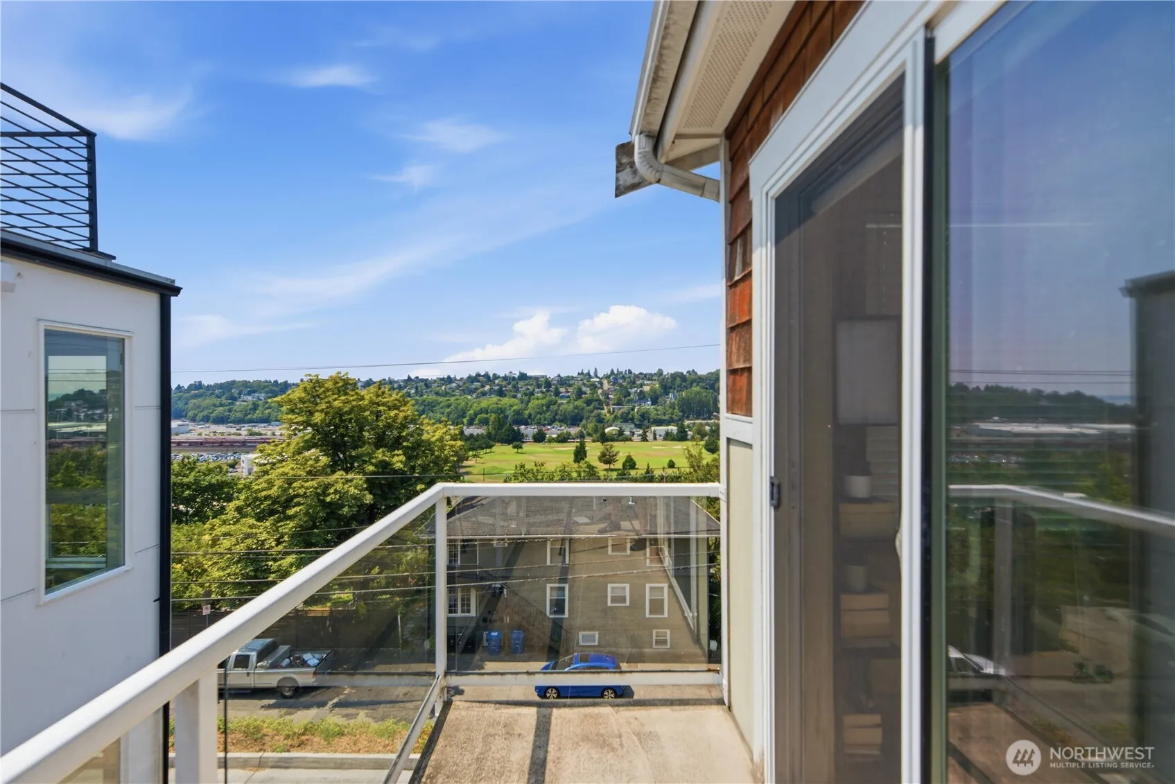 Property photo for 2540 14th Avenue W, Seattle photo 2