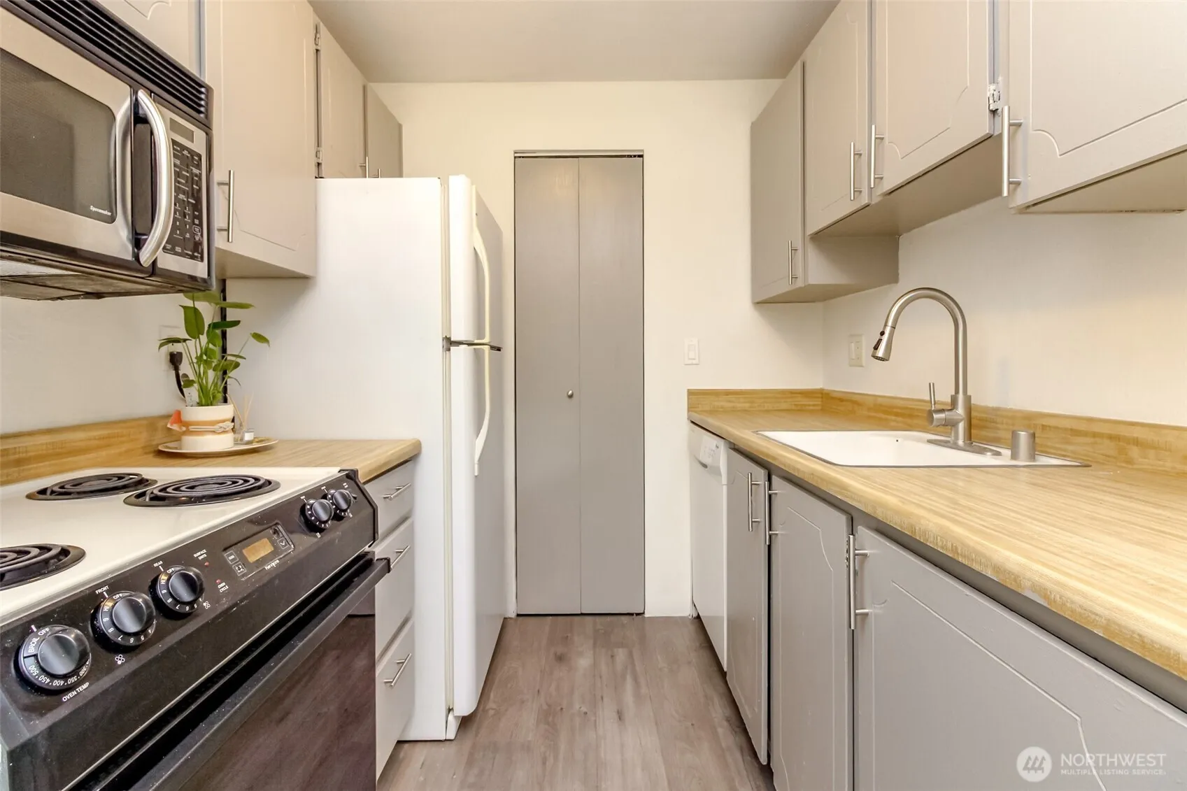 Property photo for 15280 Macadam Road S #e104, Tukwila photo 5