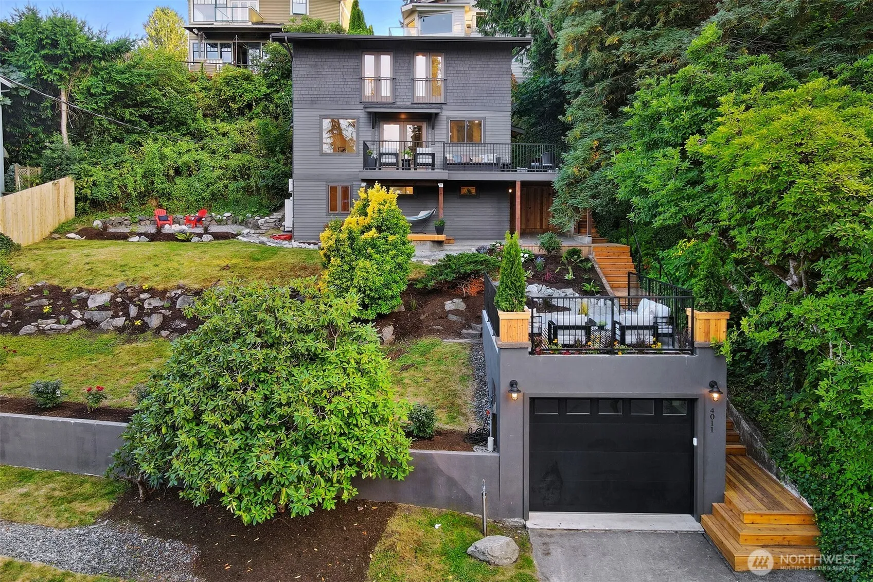 Property photo for 4011 Sw Massachusetts Street, Seattle photo 2