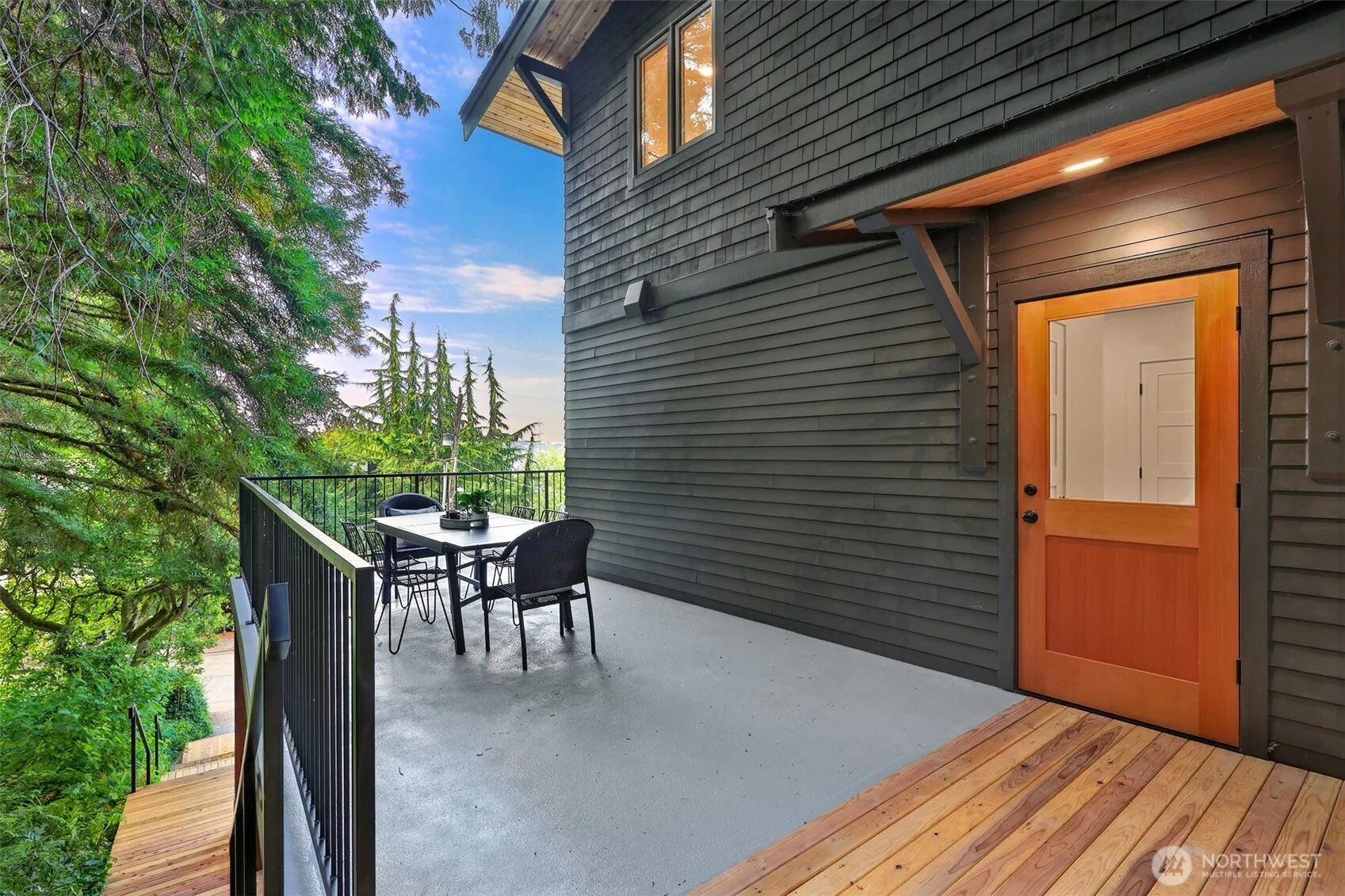 Property photo for 4011 Sw Massachusetts Street, Seattle photo 4