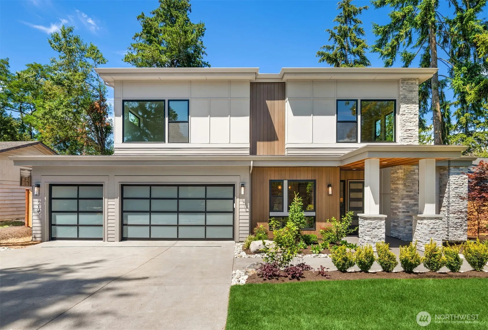 Property photo for 719 19th Lane W, Kirkland