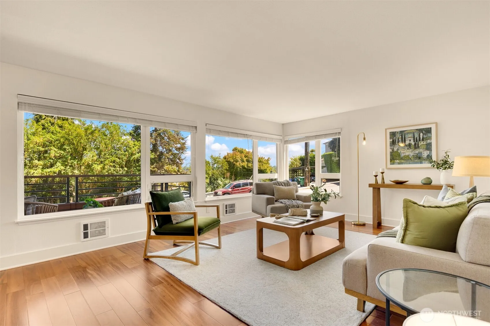 Property photo for 1717 5th Avenue N #101, Seattle photo 3