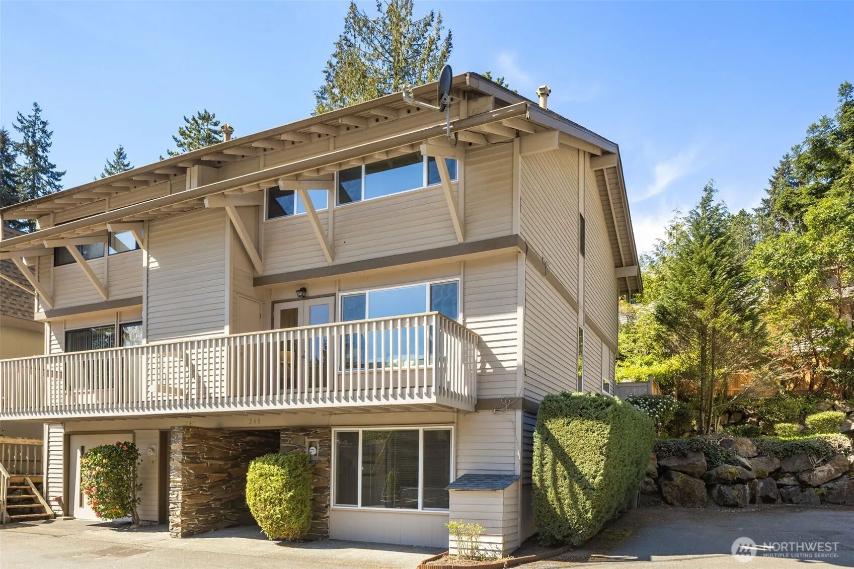 Property photo for 243 169th Avenue Ne, Bellevue