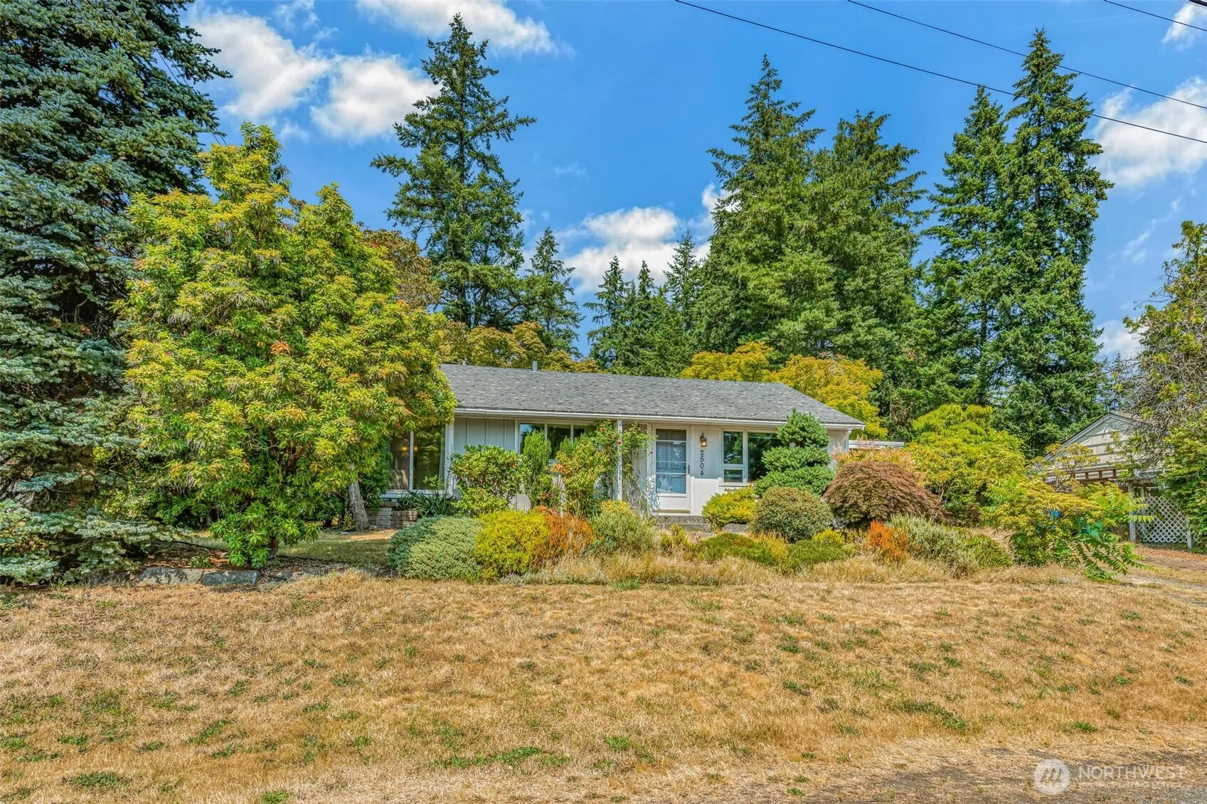 Property photo for 2504 Ne 147th Street, Shoreline