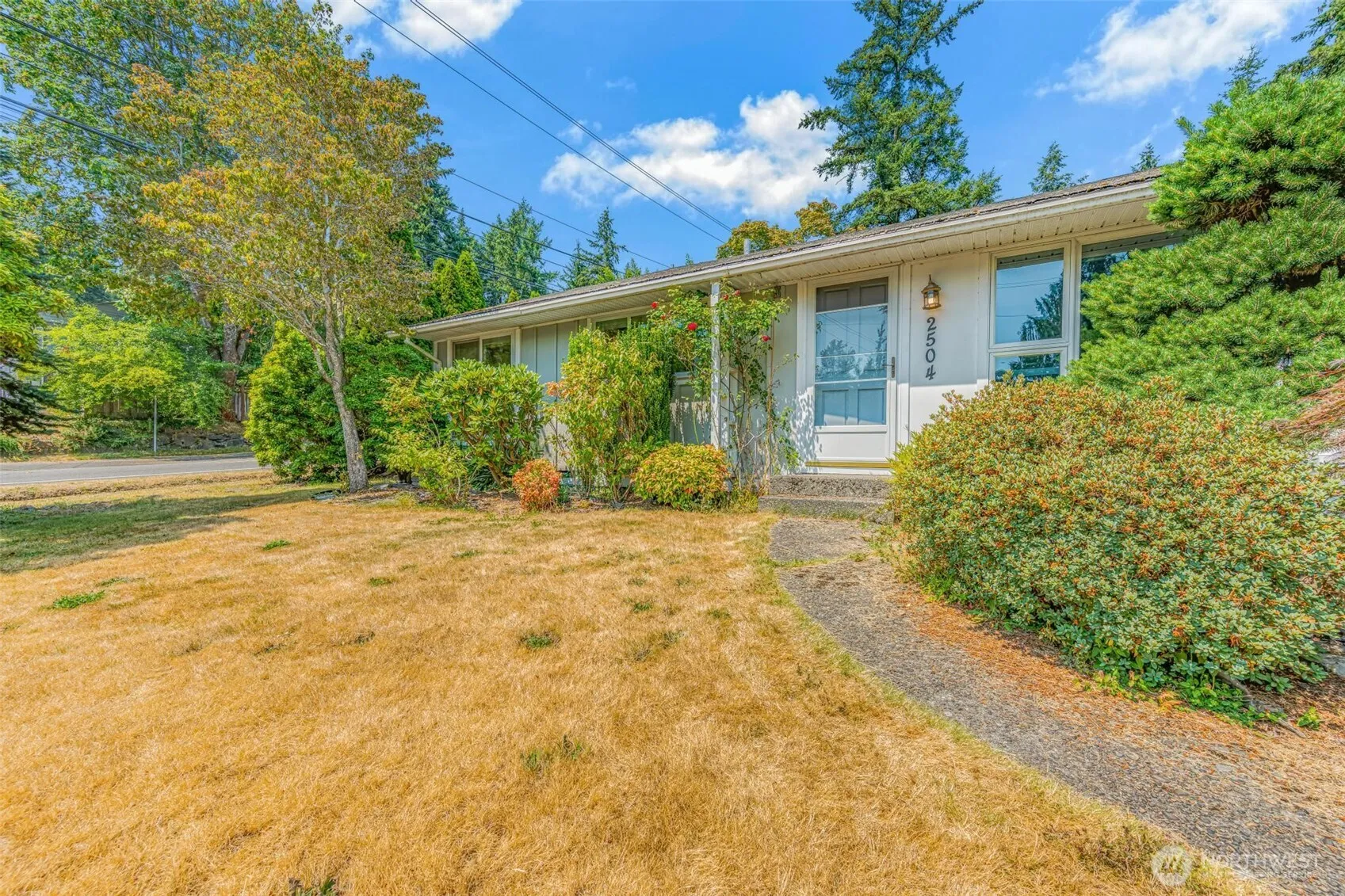 Property photo for 2504 Ne 147th Street, Shoreline photo 2