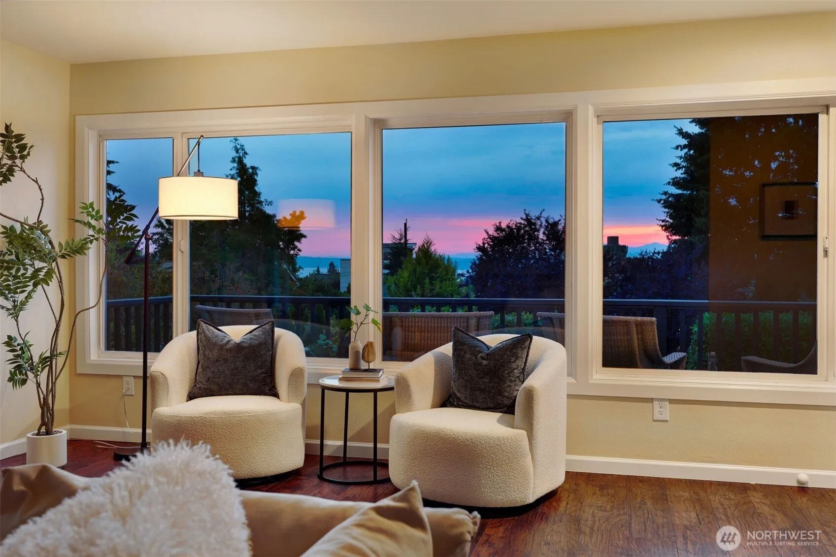 Property photo for 6340 40th Avenue Sw, Seattle photo 4