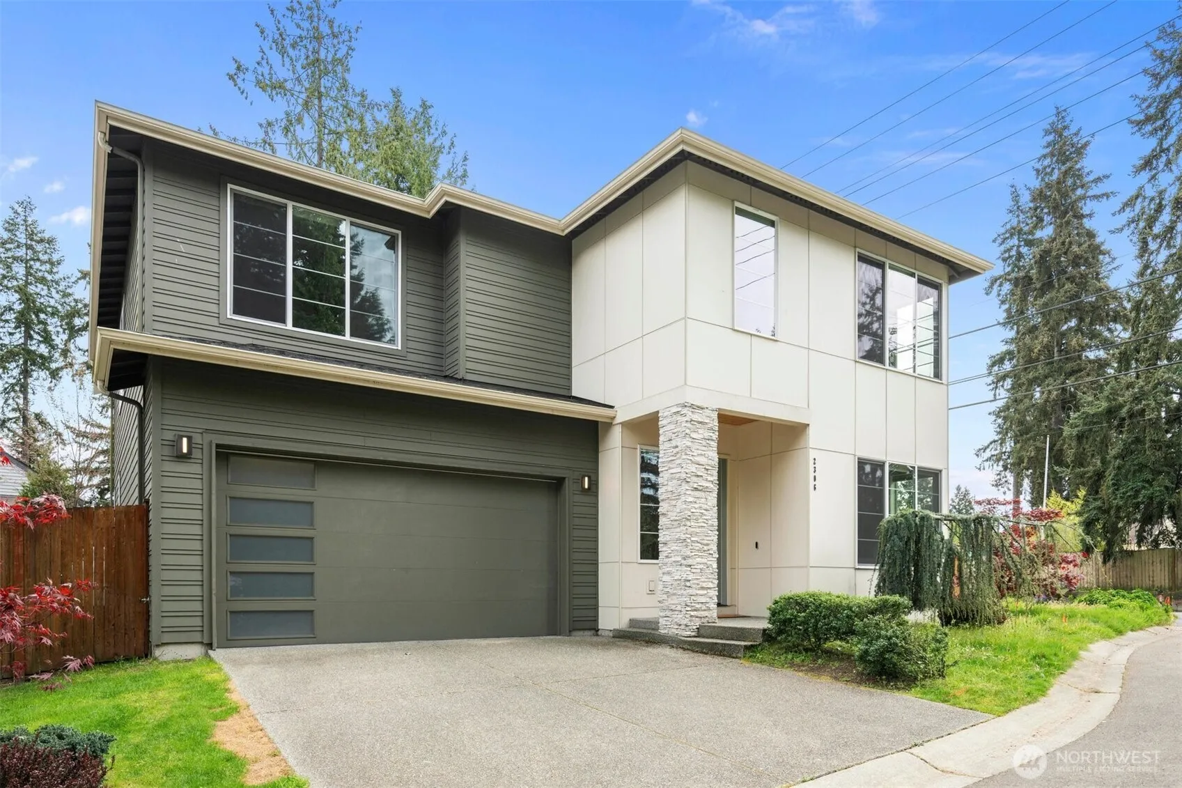 Property photo for 2306 Ne 145th St, Shoreline photo 2
