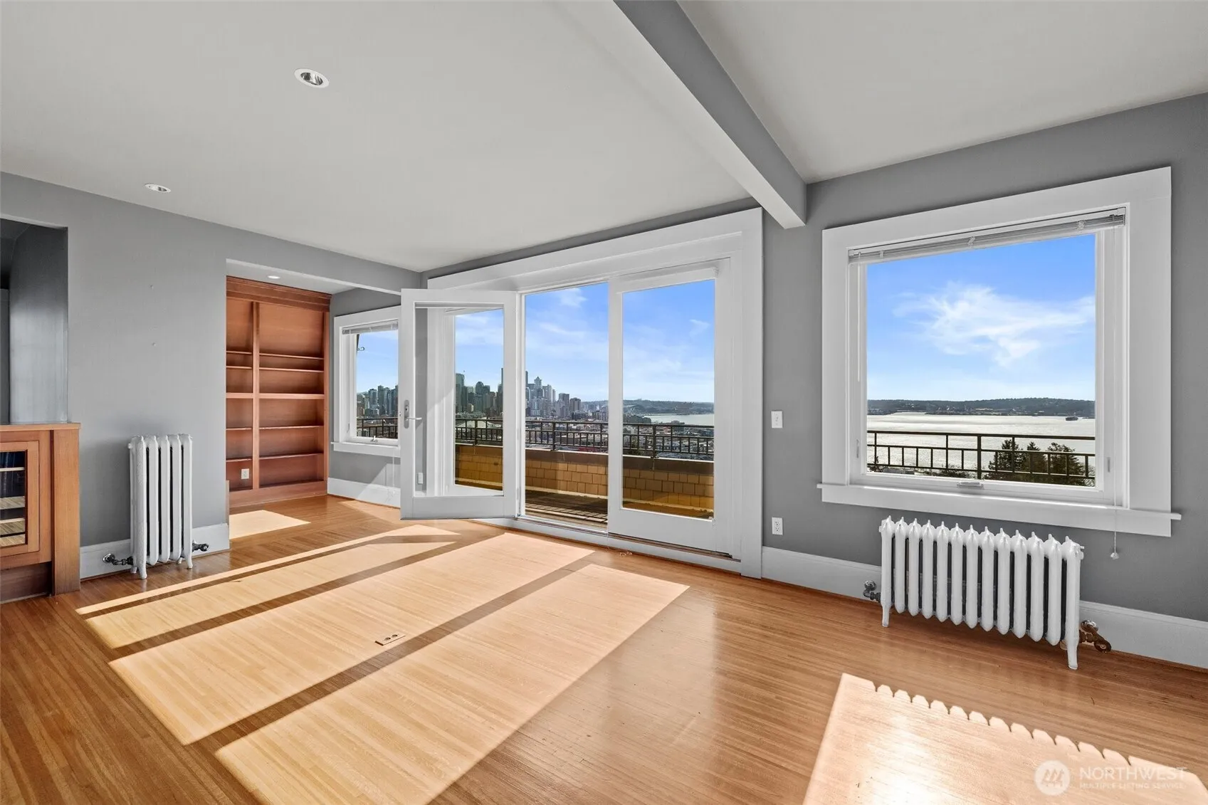 Property photo for 604 W Kinnear Place, Seattle photo 5