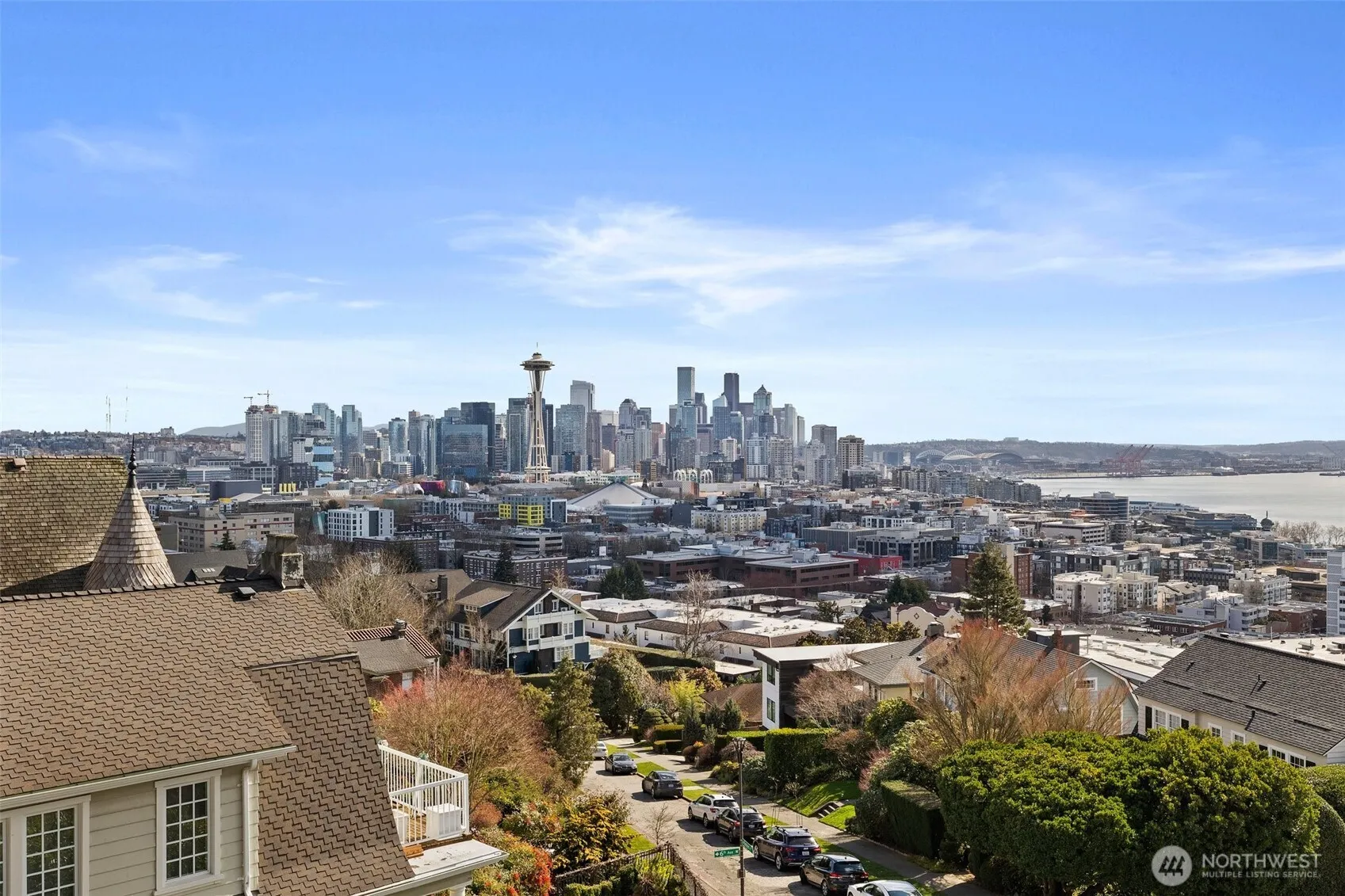 Property photo for 604 W Kinnear Place, Seattle photo 2